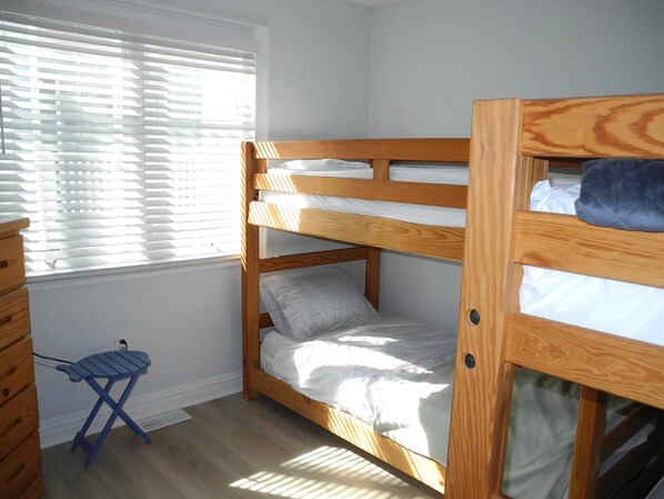 4 habitaciones, tabla de planchar con plancha y wifi gratis 