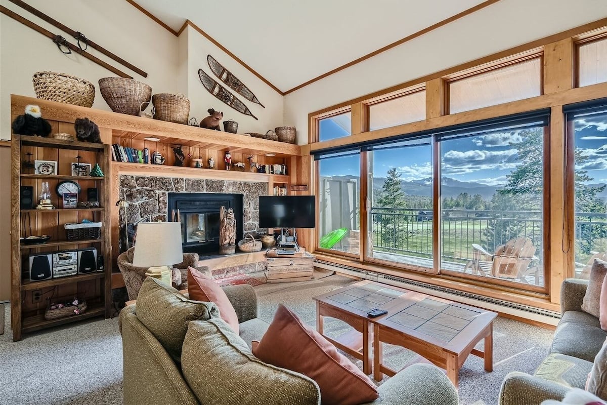 Condo, 2 Bedrooms | Living area