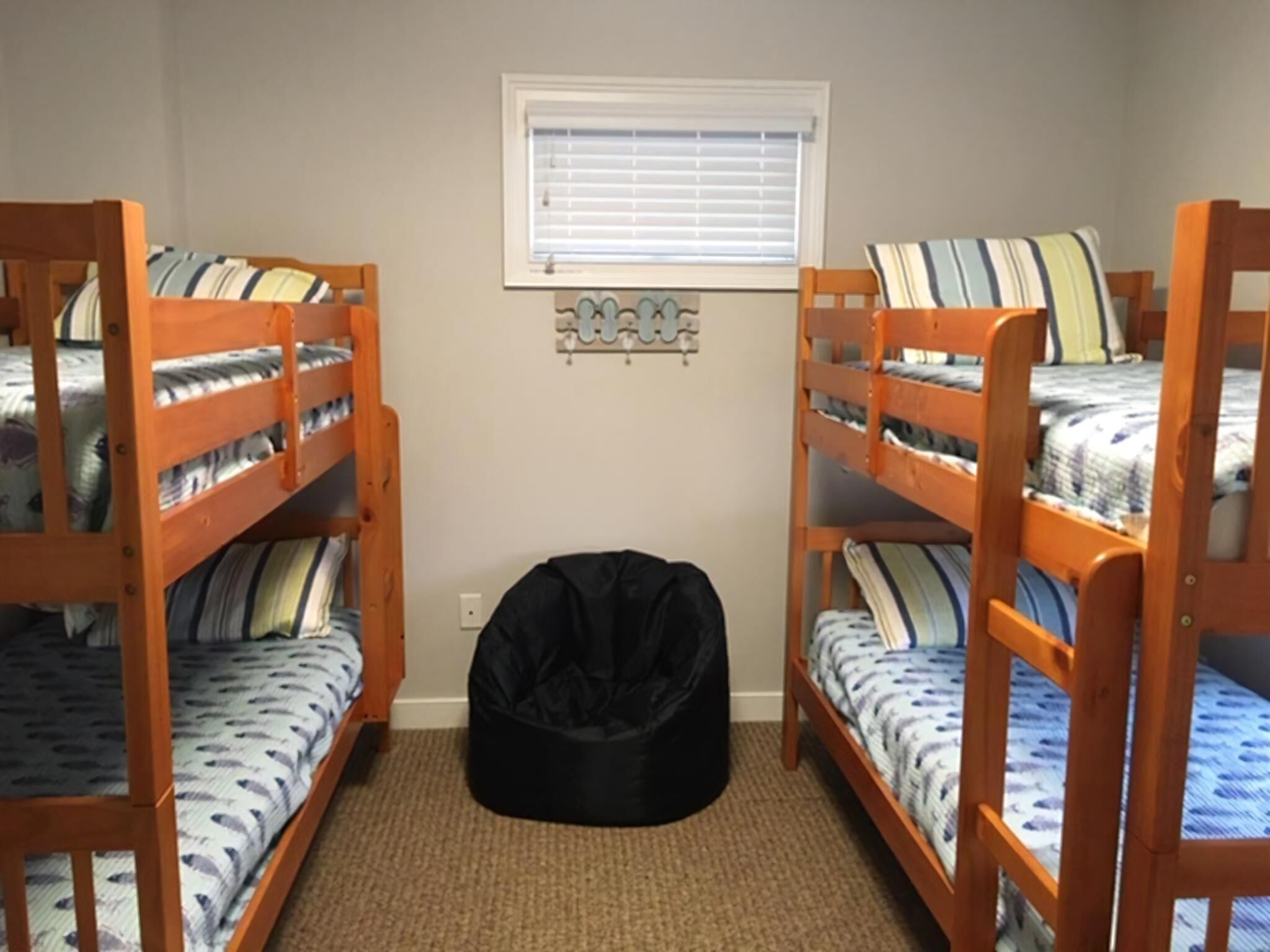 4 bedrooms, iron/ironing board, free WiFi