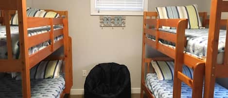 4 chambres, fer et planche à repasser, Wi-Fi gratuit