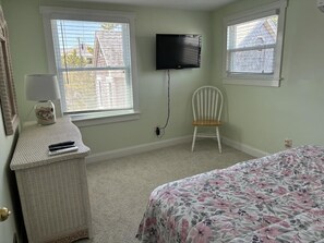 3 bedrooms, iron/ironing board, free WiFi