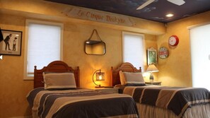 4 Schlafzimmer, Bügeleisen/Bügelbrett, kostenloses WLAN