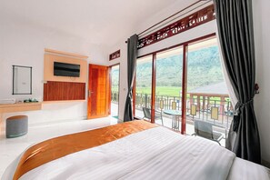 Superior Double Room - Simangande View & Resto By Helocus (Samosir)