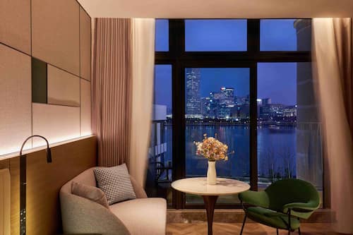 In-room safe, blackout curtains, soundproofing, free WiFi