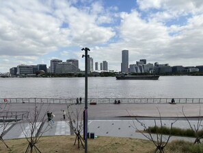 Lyxigt enkelrum - utsikt mot stranden | Terrass/Patio