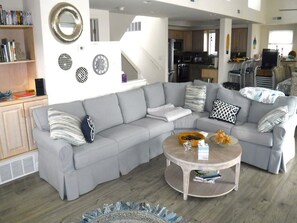 Télévision, cheminée, lecteur de DVD