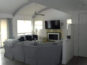 TV, fireplace, DVD player