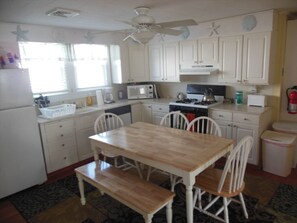 Fridge, microwave, oven, stovetop - 4 bedroom accommodation in Brighton Beach (Brighton Beach)