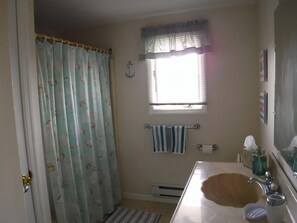 Bathroom - 3 bedroom accommodation in Barnegat Light (Barnegat Light)