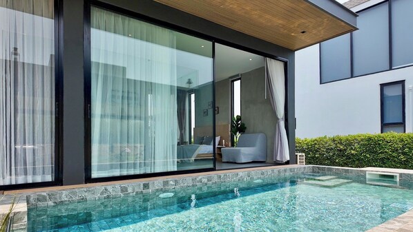 1 habitación, escritorio y camas plegables/adicionales