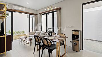 Villa - 2 sovrum - privat pool | Matsal