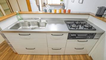 Family House, Non Smoking | Private kitchen | Electric kettle