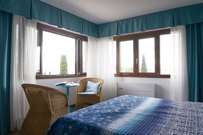 Panorama suite, 2 slaapkamers, uitzicht op meer, in toren | Gratis wifi