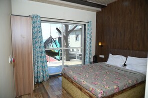 5 bedrooms, WiFi, bed sheets - PAWAN VILLA PANCHGINI 5BHK with Private Pool (Beloshi)