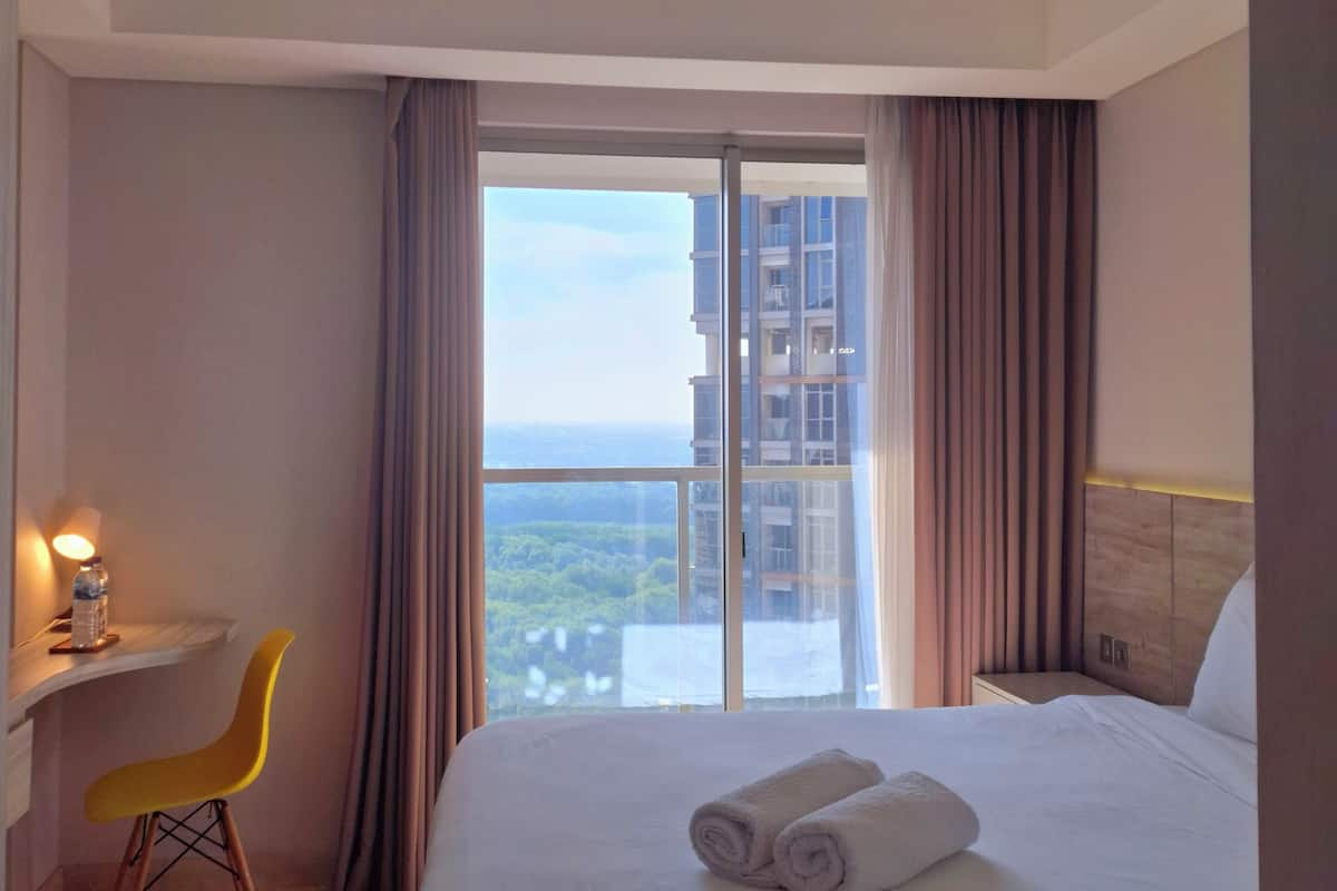 Premium bedding, individually furnished, desk, laptop workspace