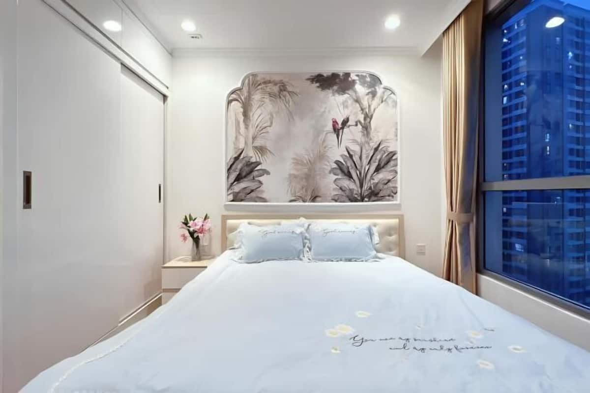 3 bedrooms, laptop workspace, blackout drapes, iron/ironing board