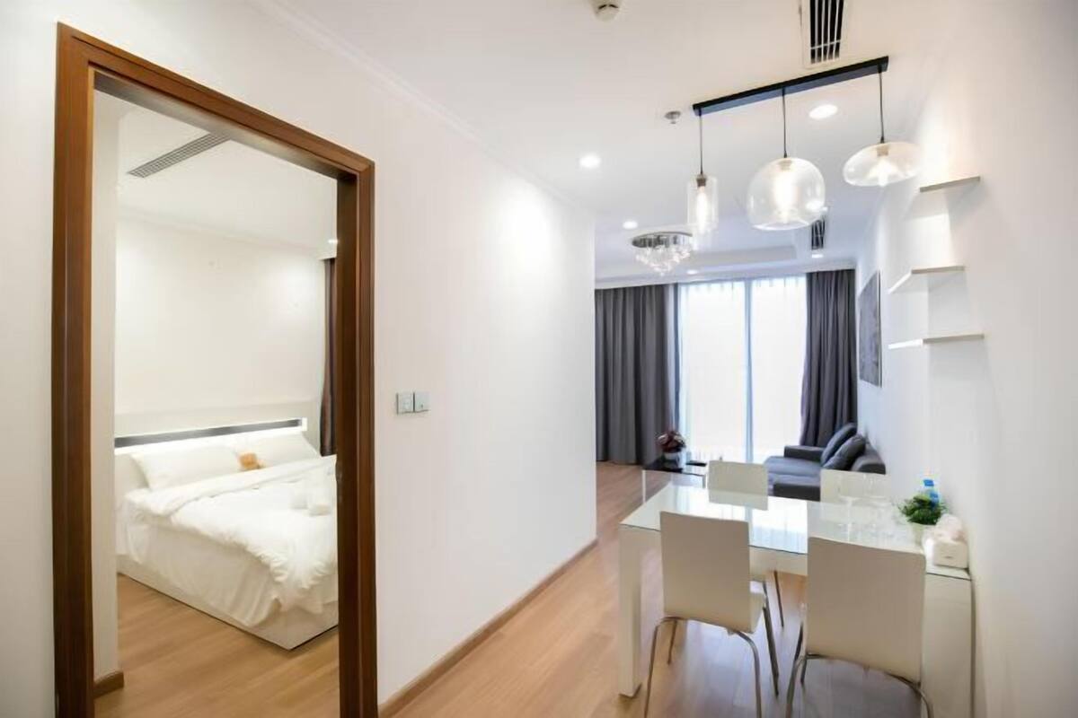 3 bedrooms, laptop workspace, blackout drapes, iron/ironing board
