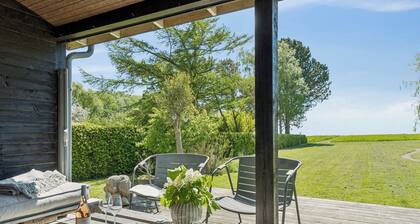 Lovely house with sea view and large terrace