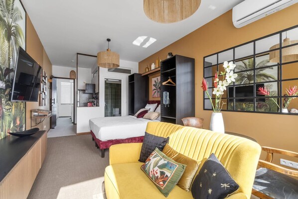 1 habitación, escritorio, tabla de planchar con plancha y wifi gratis