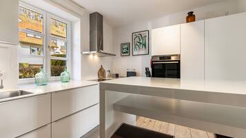 Kühlschrank, Ofen, Herdplatte, Geschirrspüler