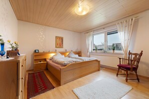 2 Schlafzimmer, Bügeleisen/Bügelbrett, kostenloses WLAN, Bettwäsche