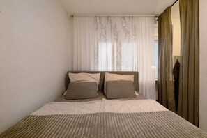 1 bedroom, iron/ironing board, free WiFi, bed sheets