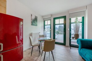 TV - Apartment 'Gemütliche In Reimsbach' with Wi-Fi (Beckingen)