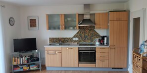 Réfrigérateur, four, plaque de cuisson, lave-vaisselle