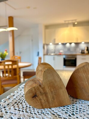 Interior - Holiday Apartment 'Riedblick' with Shared Terrace, Shared Garden and Wi-Fi (Wilhelmsdorf)