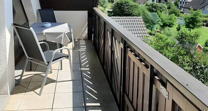 Ferienwohnung 'Am Patenberg' mit Bergblick, Balkon und Wi-Fi