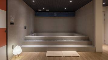 KOUM Family Spa | Privรฉspabad