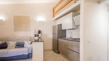 KylskÄp, mikrovÄgsugn, spishÀll och brödrost