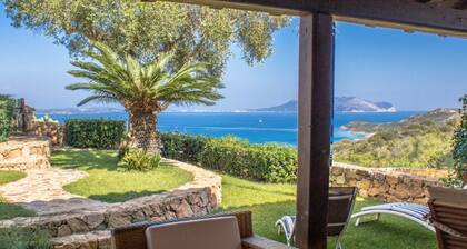 GuestHost - Sardinian dream: sea view, pool & parking!