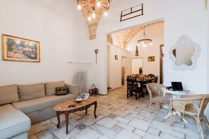 Interior - Dimora Tizzi - Boutique Apartment by Just Houses (Alessano)