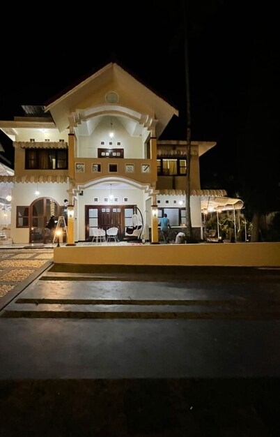 Beautiful 4-bedroom villa in Jawa Timur with stunning views ,comfy n homey villa