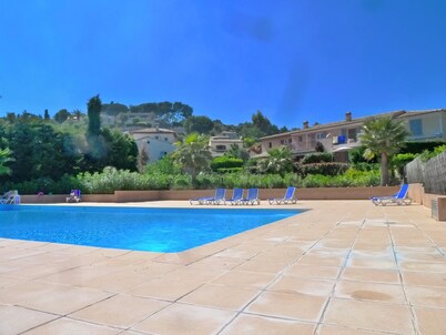 Near Antibes and sea, Private condominium Villa 3 bedrooms, swimming pool