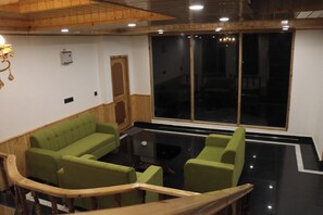 Reception - Hotel Mountain Blue Manali (Manali)