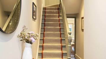 3 bedrooms, Internet