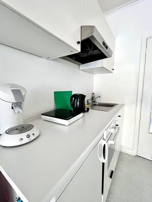 Apartment | Private kitchen | Electric kettle - Studio à 800 m de la Grand Place (Brussels)