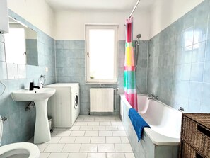 Apartment | Bathroom