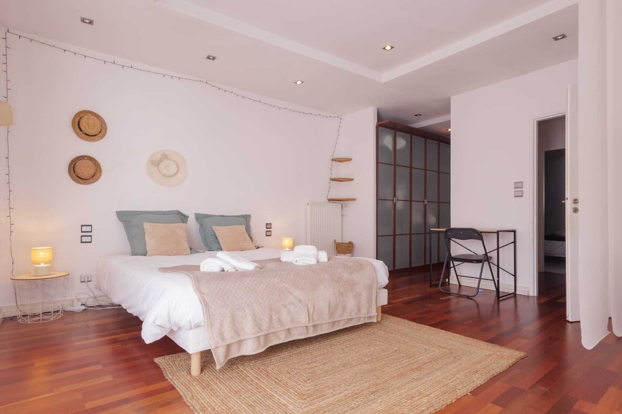 4 slaapkamers, een strijkplank/strijkijzer, wifi, beddengoed