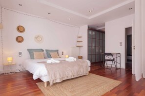 4 slaapkamers, een strijkplank/strijkijzer, wifi, beddengoed