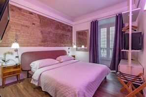 Deluxe Room | Minibar, desk, blackout drapes, iron/ironing board - DAB GUEST HOUSE (Rome)