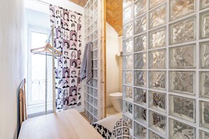 Basic Room | Minibar, desk, blackout drapes, iron/ironing board - DAB GUEST HOUSE (Rome)