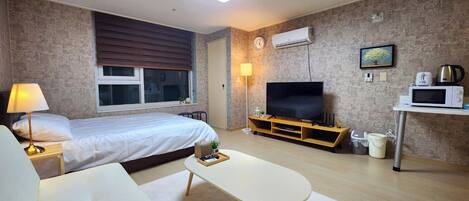 1 quarto, cofres nos quartos, ferros/tábuas de passar roupa