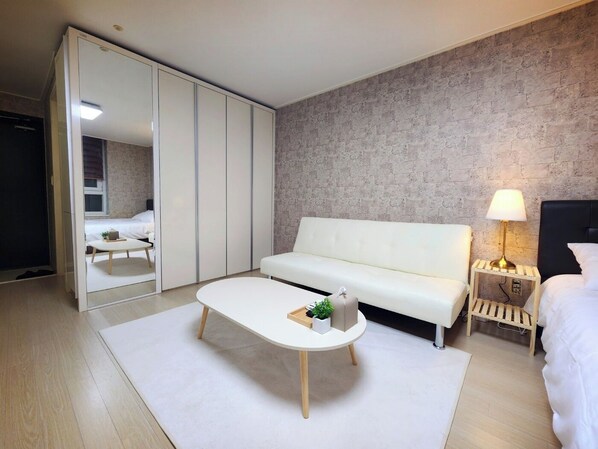 1 bedroom, in-room safe, iron/ironing board, free WiFi - "Comfortable Stay Near Gangnam Station- Great Location&Easy Access!" (Seoul)