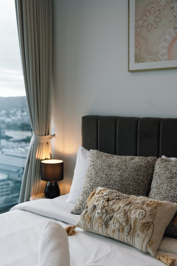 2 bedrooms, iron/ironing board, travel cot, free WiFi