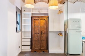 Interior - Heart of Gracia: Stylish 1BR Apartment with Terrace (Barcelona)