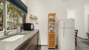 Electric kettle, toaster