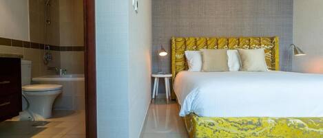 1 bedroom, iron/ironing board, free WiFi